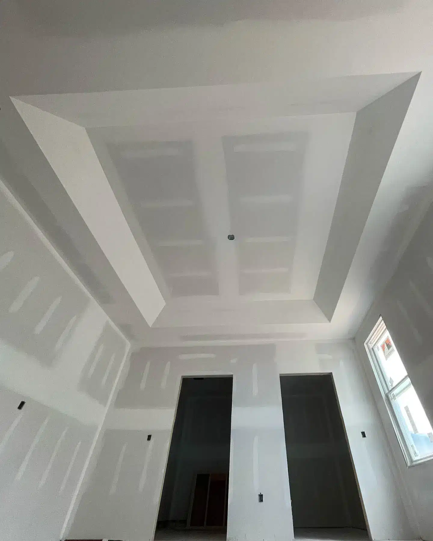 Professioneller Trockenbau: Moderne Raumgestaltung mit präzisen Leichtbauwänden und Decken. Ihr zuverlässiger Partner im Innenausbau. Nielsen Innenausbau.